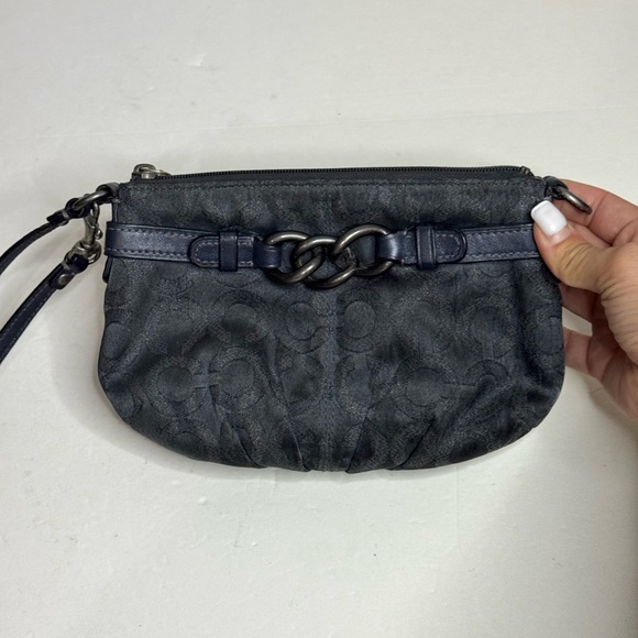 Coach Grey Madison Op Art Pleated Signature Capacity Chain Wristlet - Picture 1 of 9